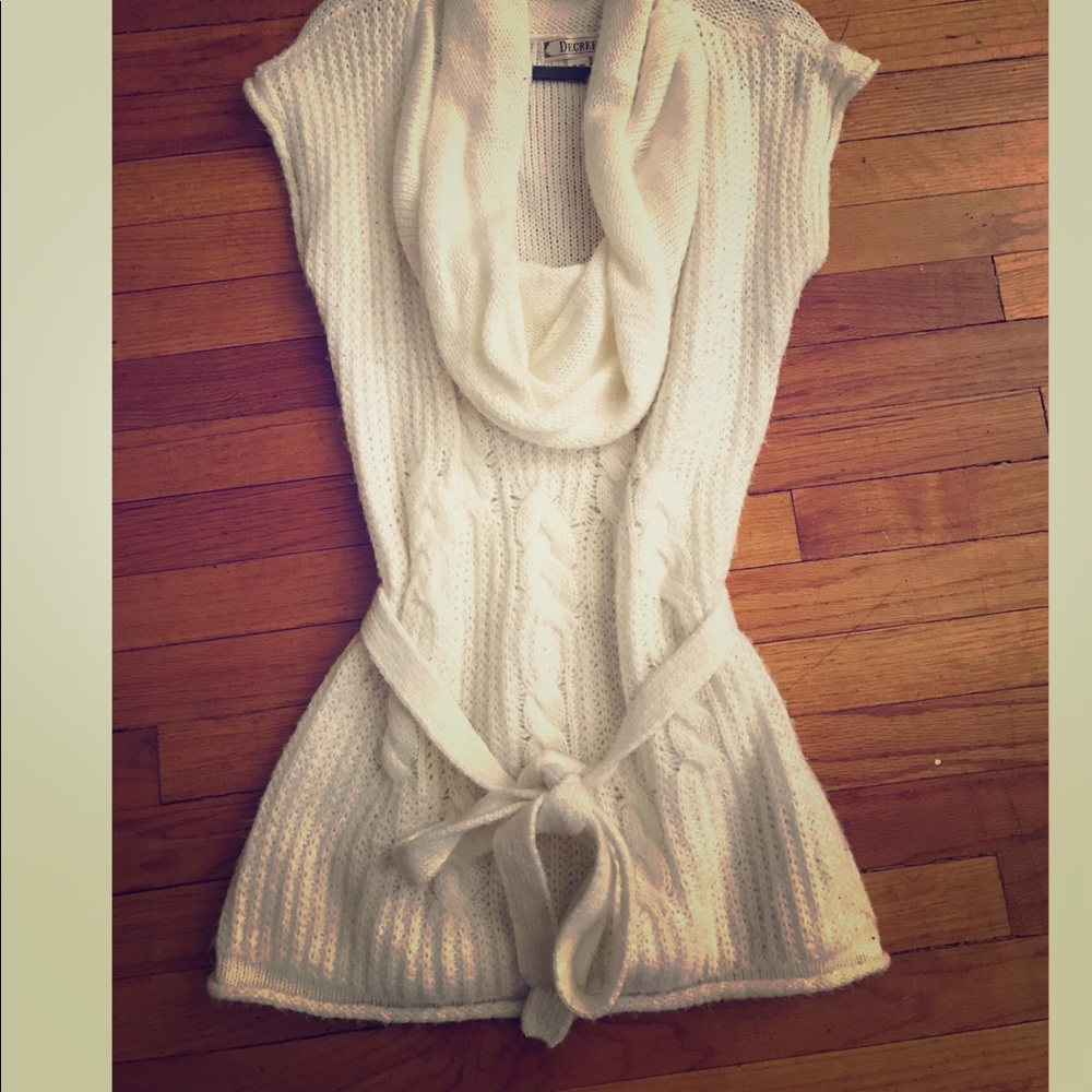 Off White sleeveless sweater